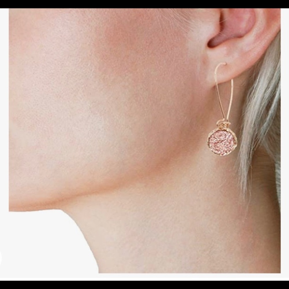 Hypoallergenic rose-gold “nugget” earrings .